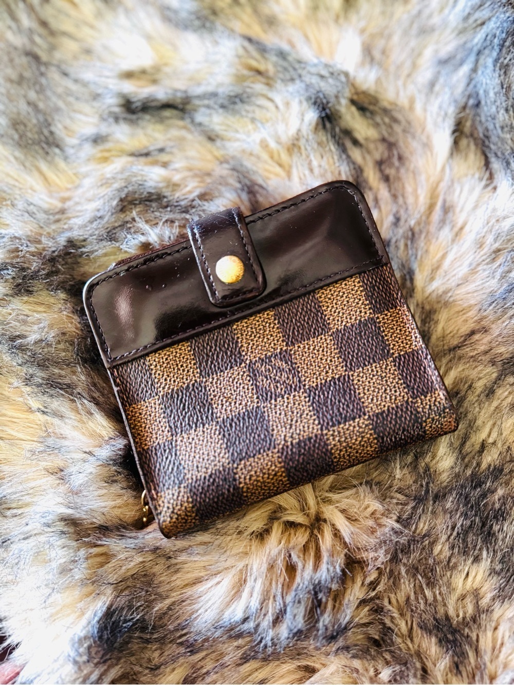 Louis Vuitton 
Vintage 1999 Compact damier brown Zippé Wallet